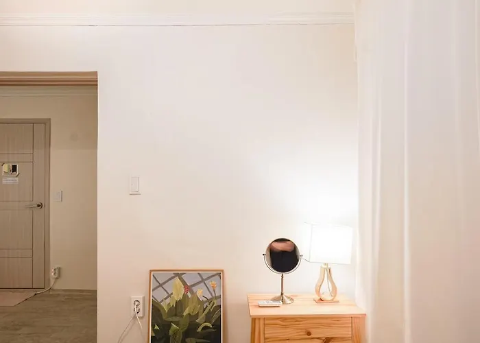 Location- Fully Renovated 2br In Of Itaewon *